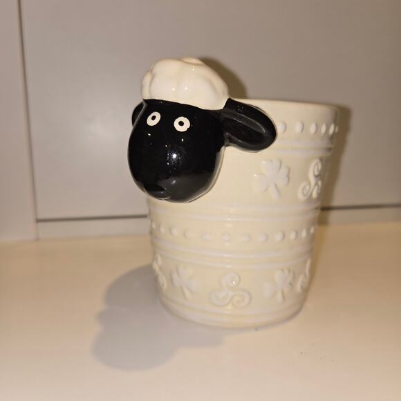 Woolly Ware Irish Sheep mug - Picture 1 of 6